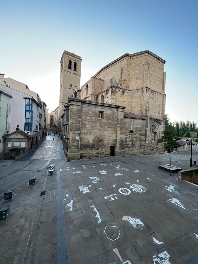 Santiago Tower Aire Ac Casco Antiguo By Apartamentos Logrono Exterior photo