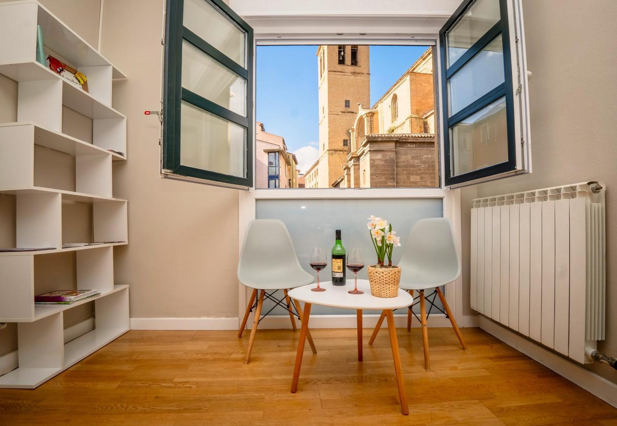 Santiago Tower Aire Ac Casco Antiguo By Apartamentos Logrono Exterior photo